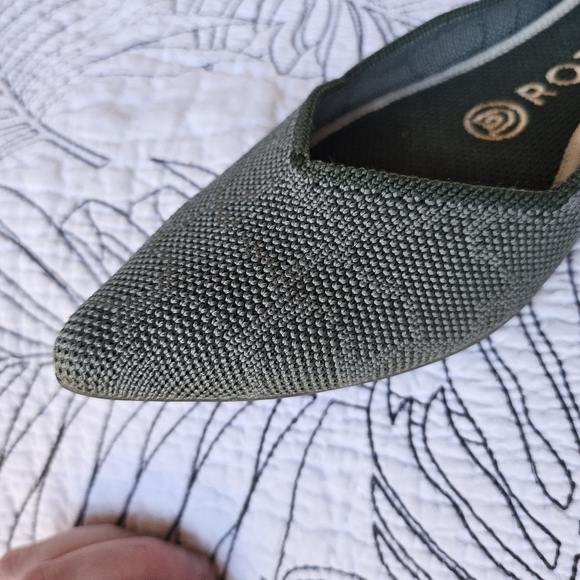 EUC Rothy's The Point Safari Green Giraffe Women’s Size 6.5 - Picture 4 of 16